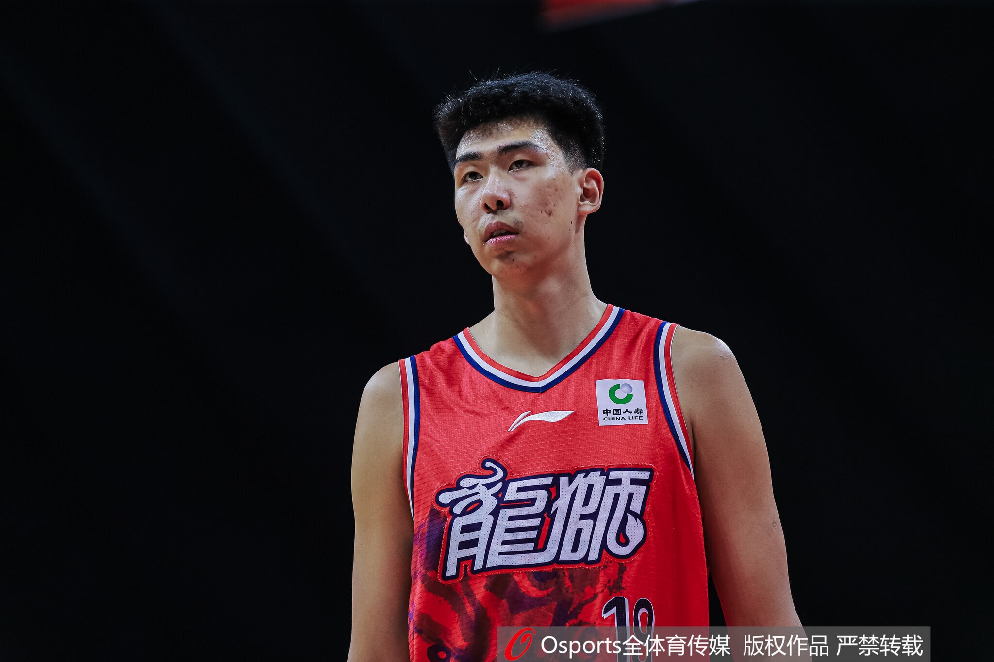 火狐体育app下载-媒体人：徐昕防守面积有限 进攻手段偏少 但确实打得越来越好了